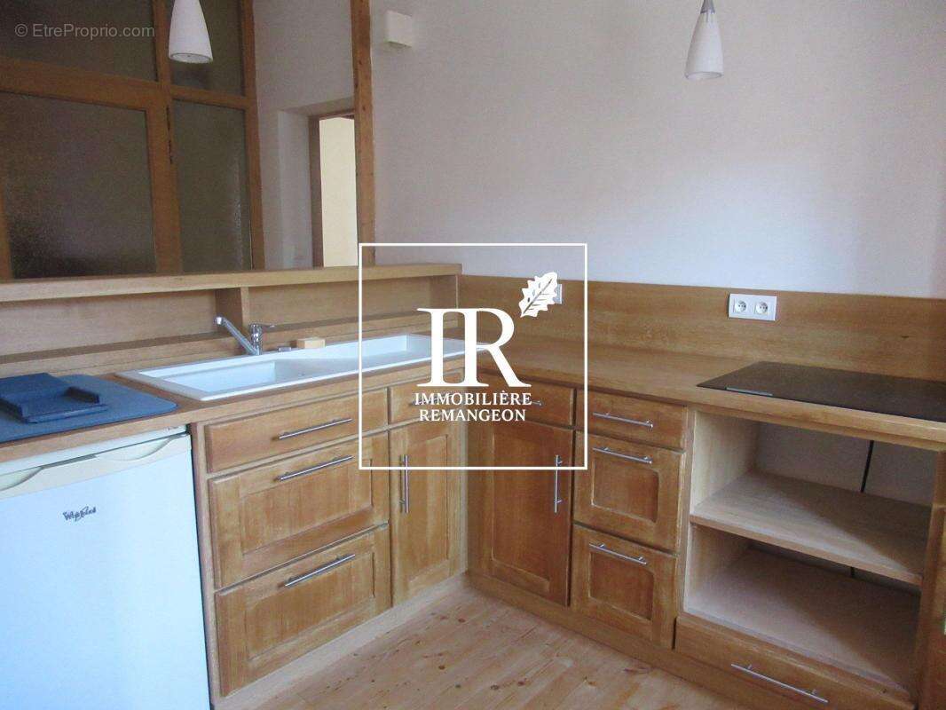 Maison en plein centre du village - photo 10