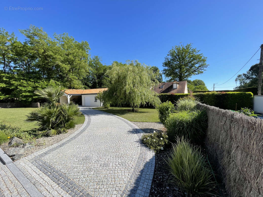 Maison à MIGNALOUX-BEAUVOIR