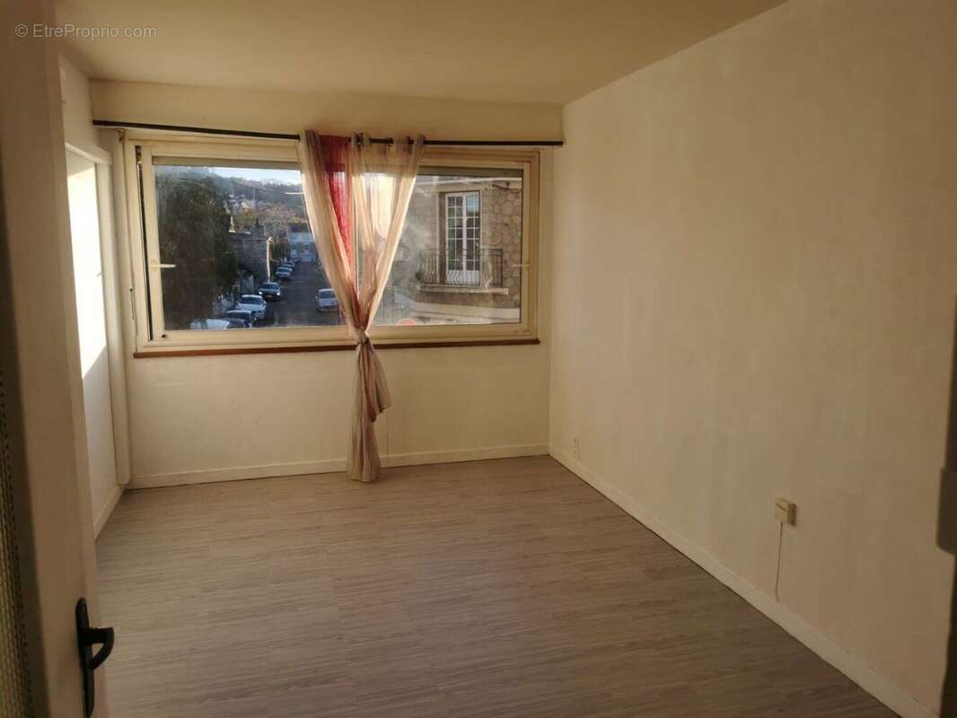 Brive : appartement T2 balcon parking climatisation - photo 5