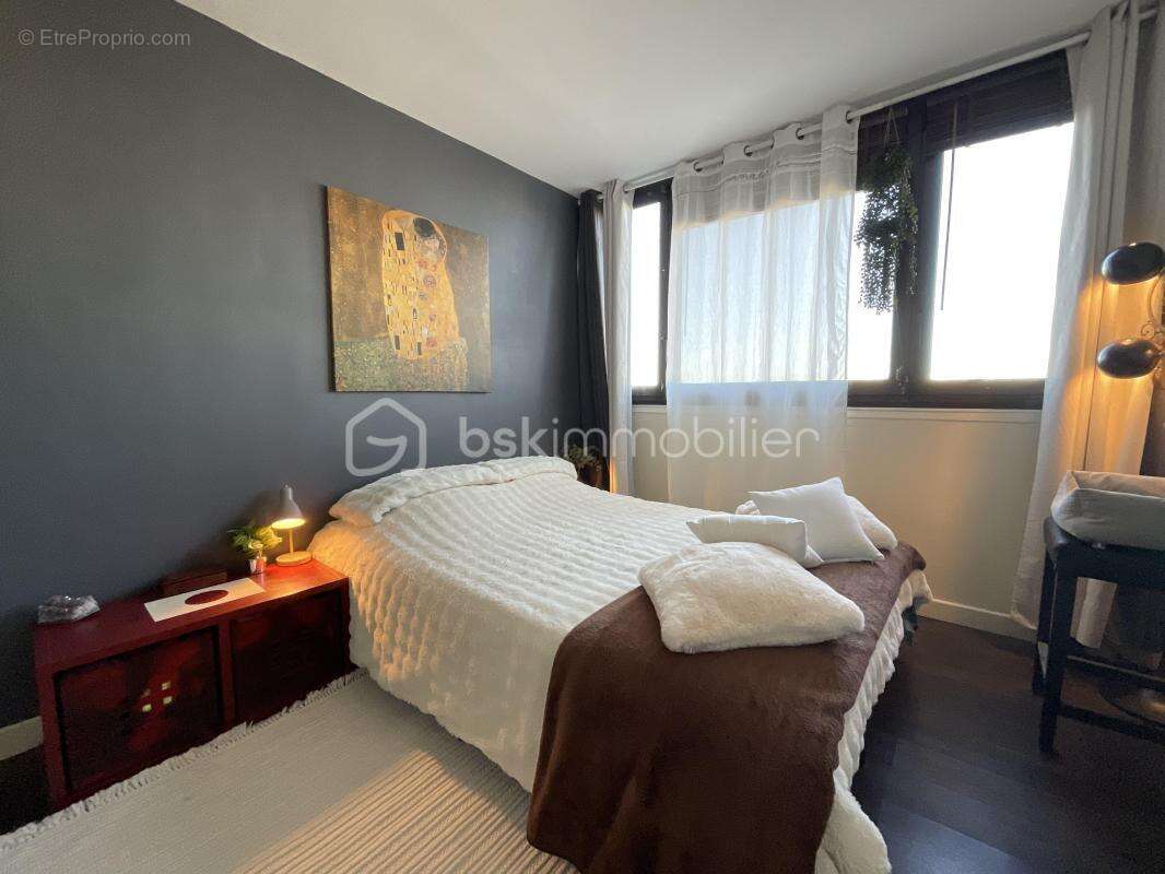 Appartement à FRESNES