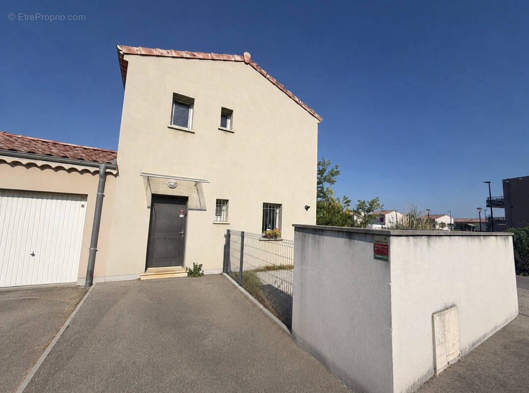 Maison à COURTHEZON