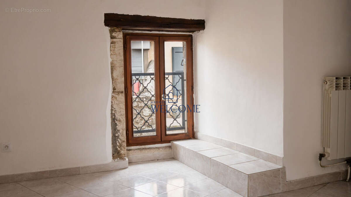 Appartement 150 m² à Venejan  - photo 9