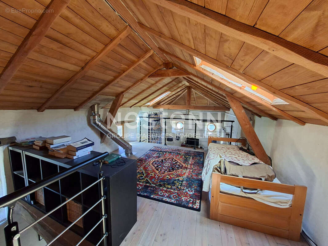 Maison de hameau en pierre à vendre à Saint-Germain-de-Calberte ? 157 m², 5 chambres, cour intérieure et vue sur la vallée - photo 10