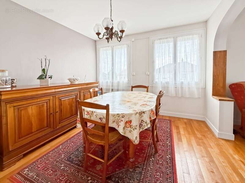 Maison à CHATELLERAULT