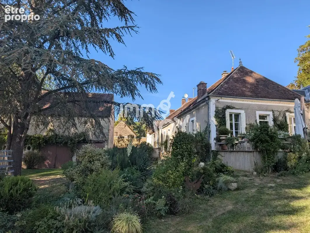 Perche en Nocé, maison de village rénovée avec dépendances sur 3695 m2 de jardin paysagé... - photo 2