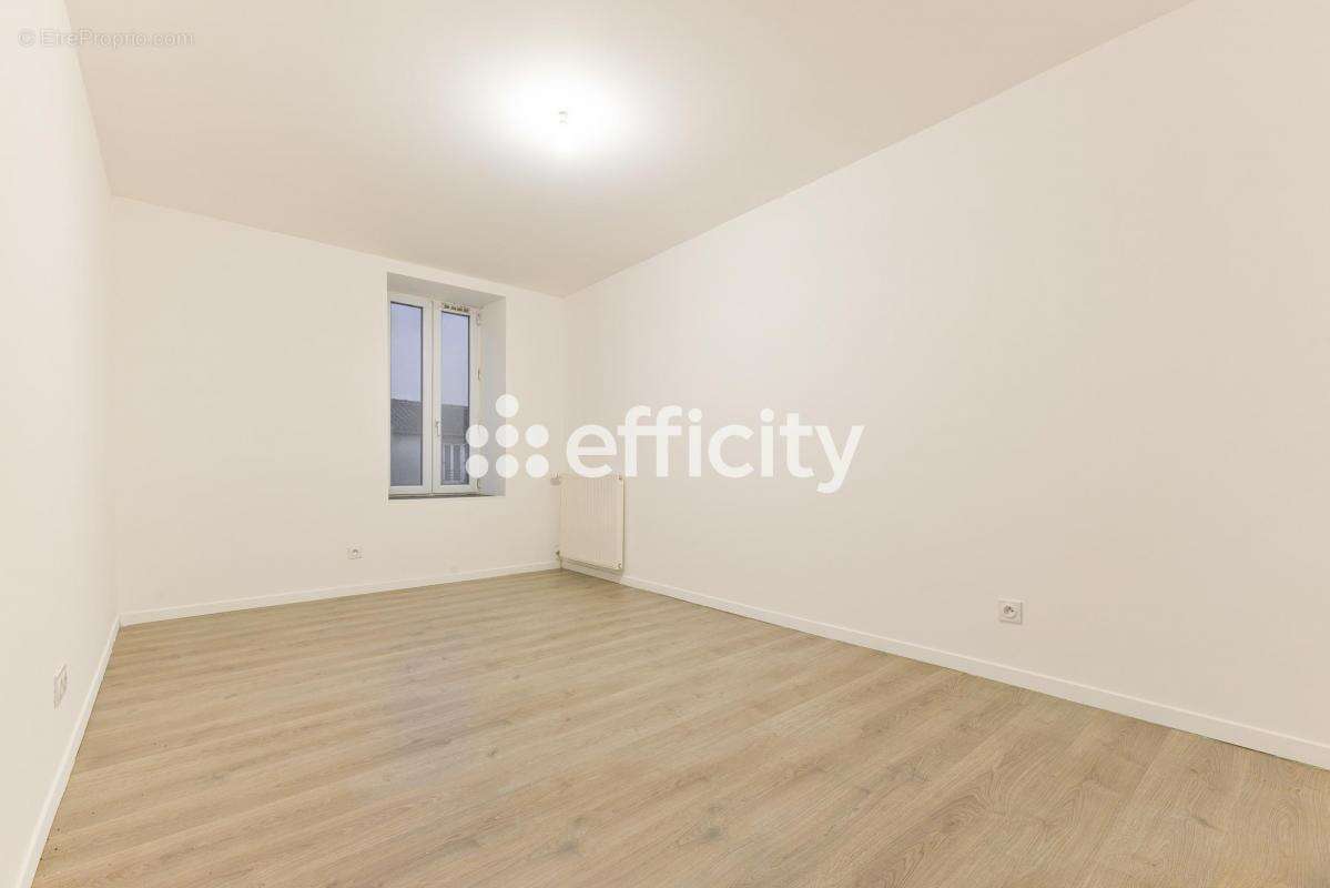 Maison à AIGREFEUILLE-SUR-MAINE