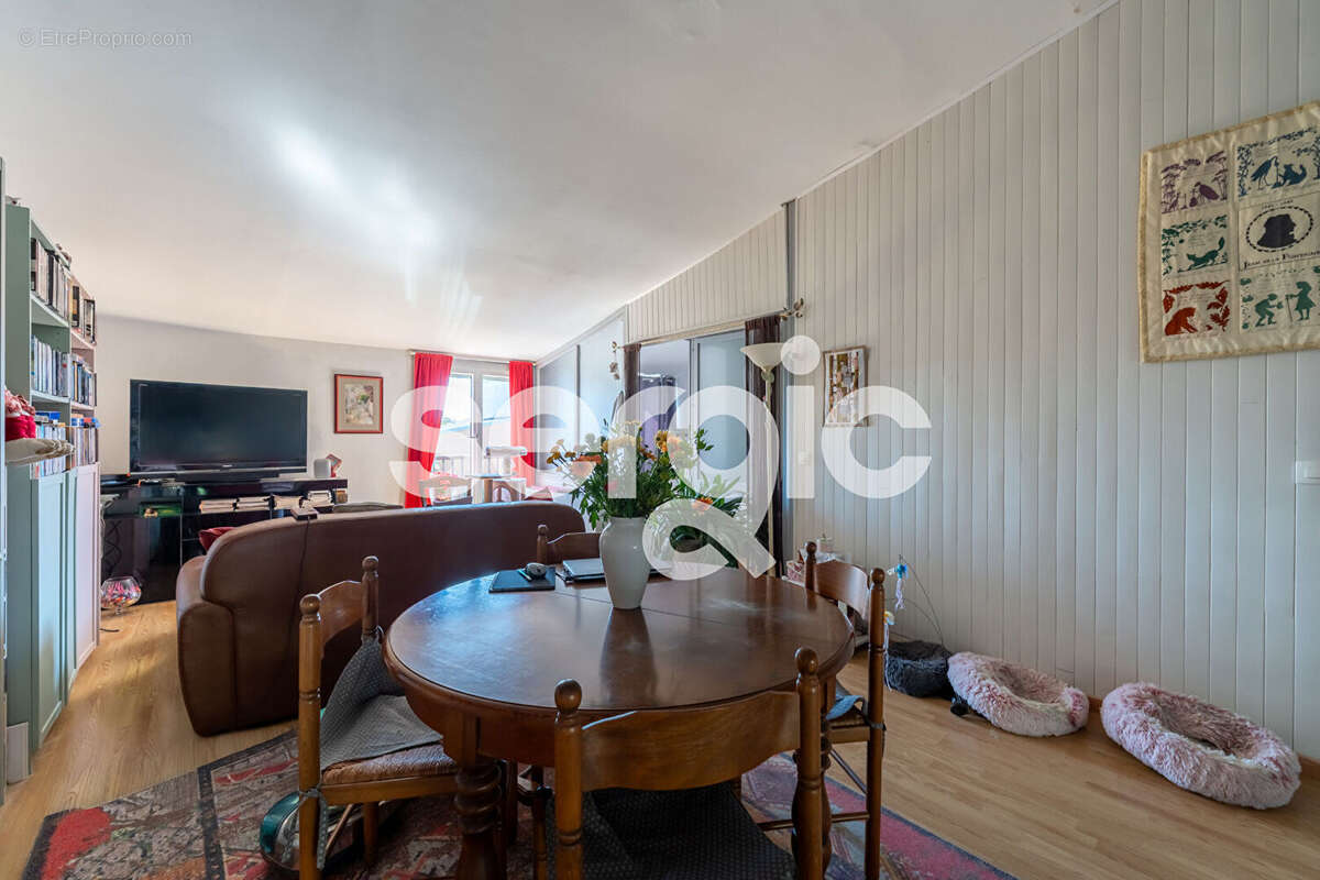 VIAGER OCCUPÉ - F4 en duplex Vieux Torcy - Dame de 75 ans - photo 6