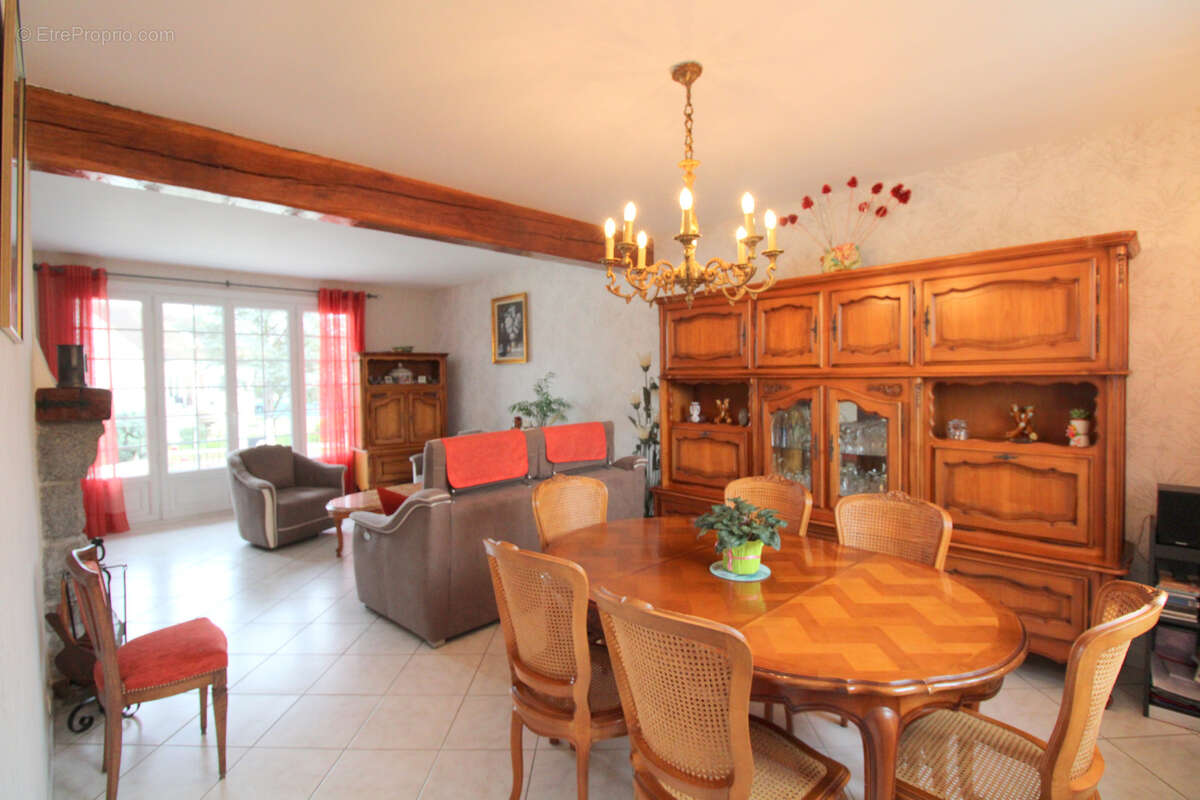 Maison à IVRY-LA-BATAILLE