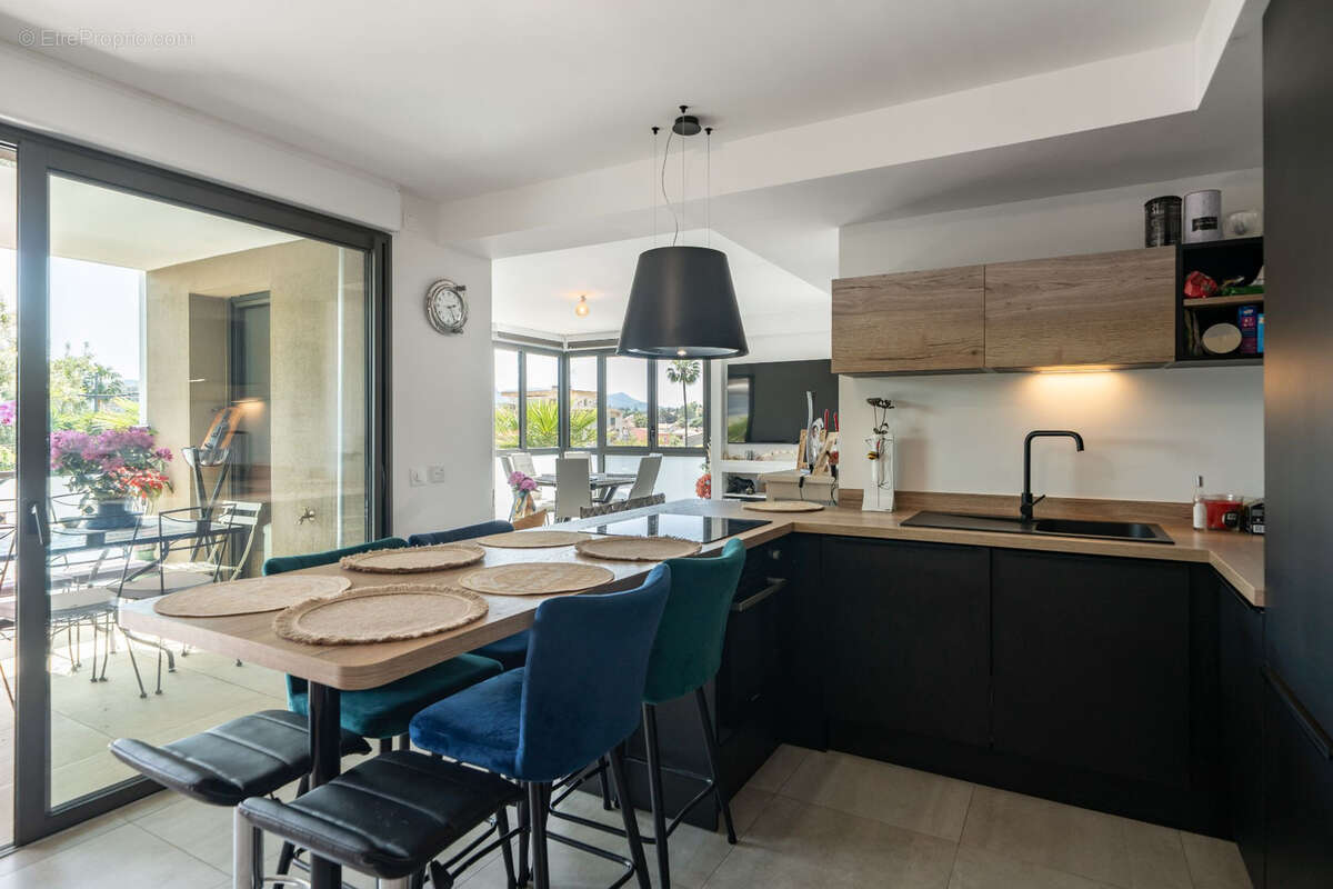 Appartement à MANDELIEU-LA-NAPOULE