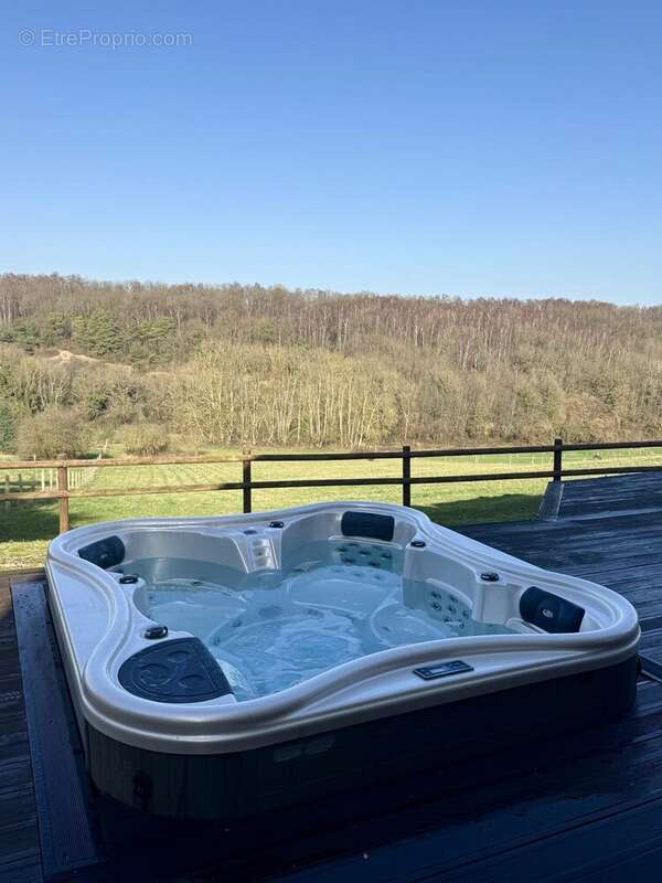 Maison à LETTEGUIVES