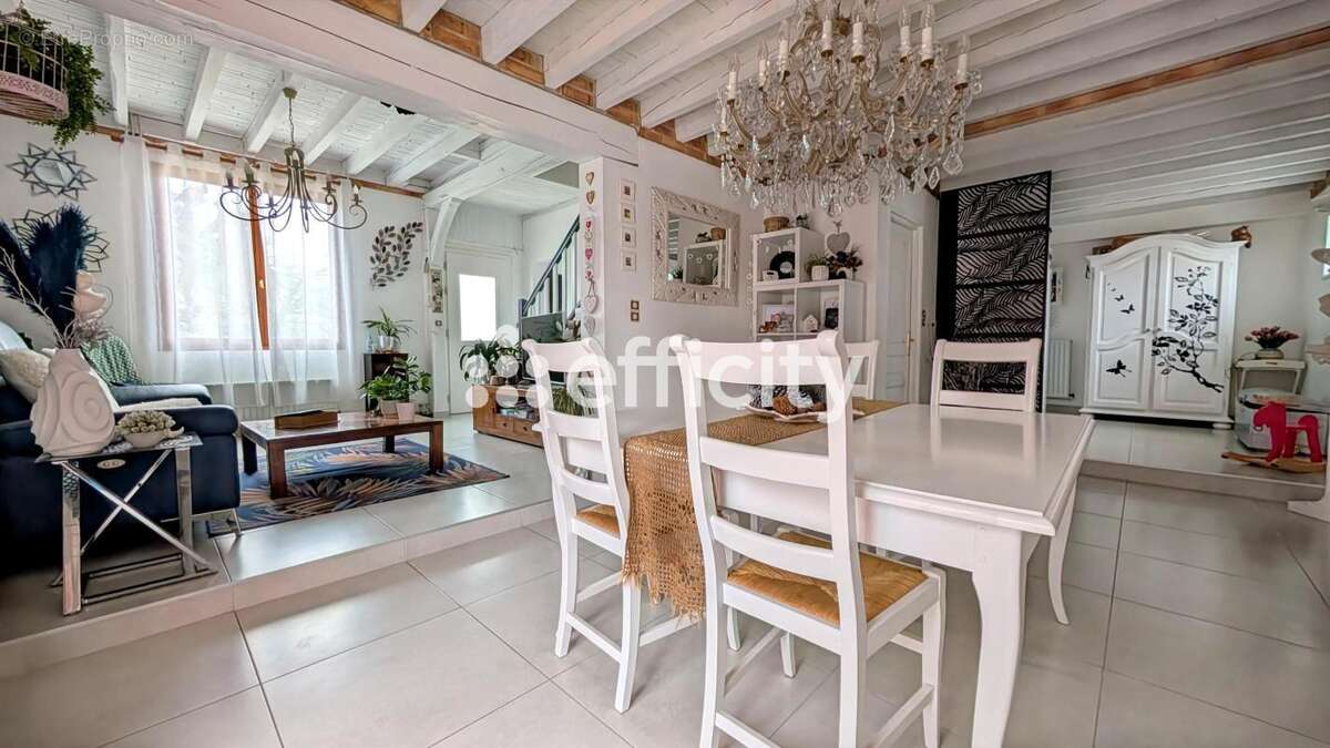 Maison à LA CHAPELLE-SAINT-LUC