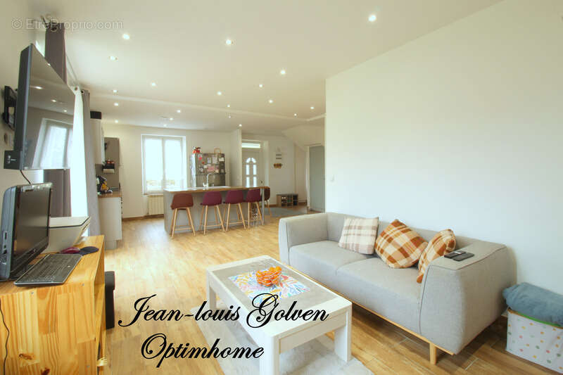 Maison à vendre de 110 m² à SEVERAC LE CHATEAU (12) - photo 4