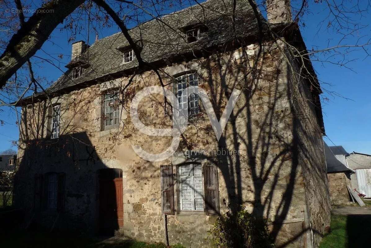 Maison à MOURJOU