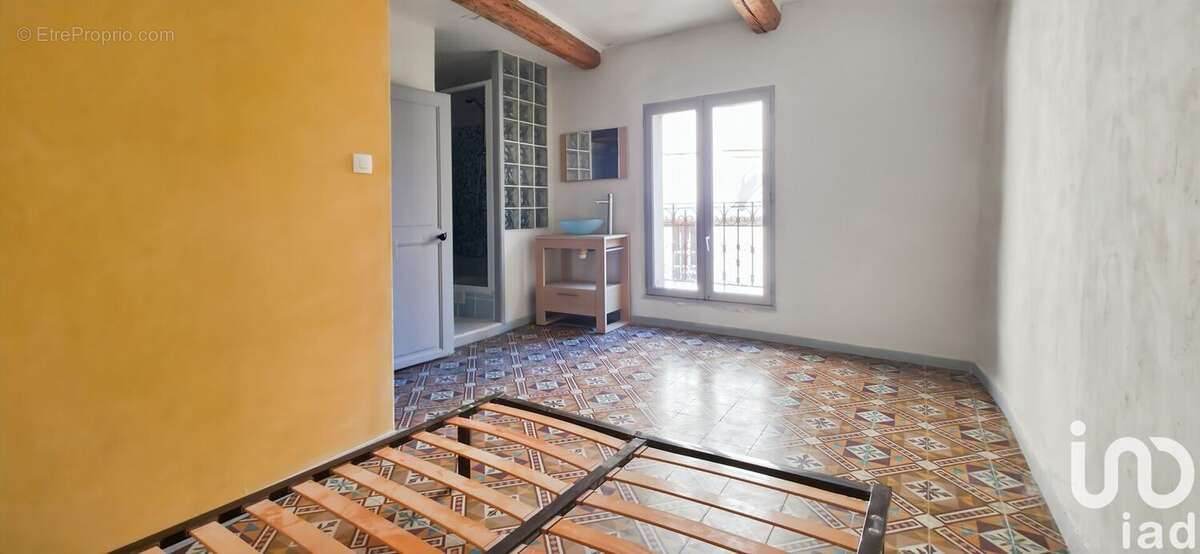Maison 46 m² à Castelnau-De-Guers  - photo 4