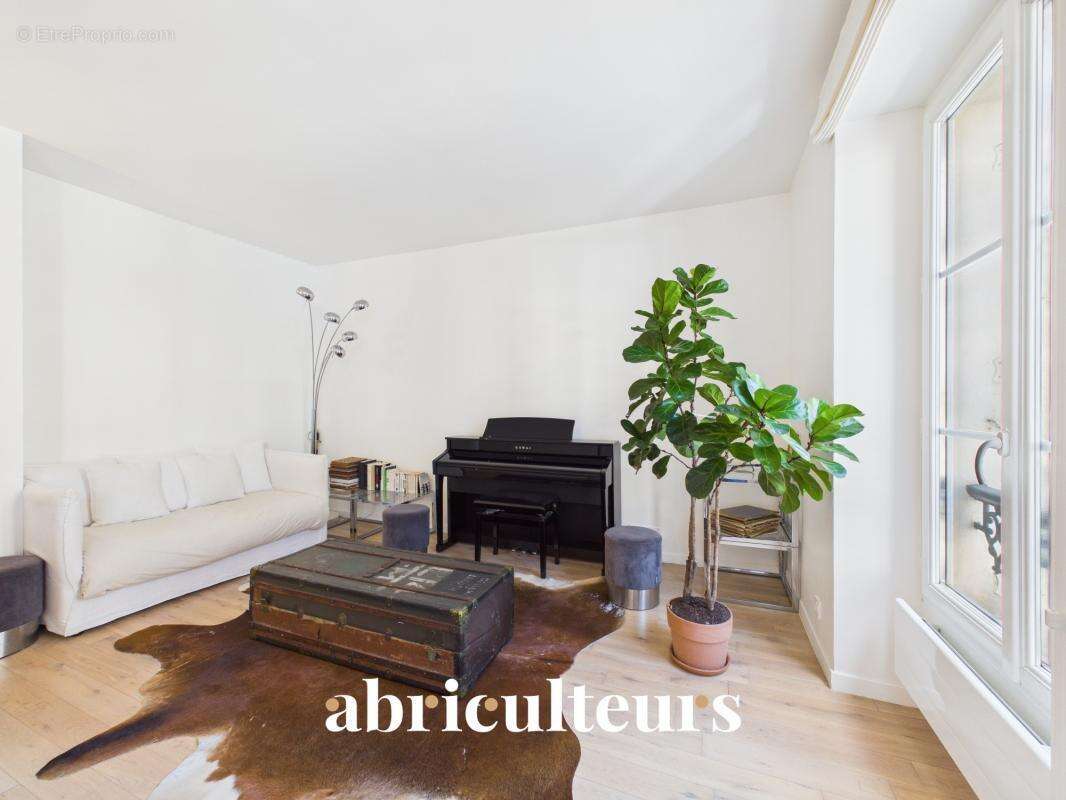 Appartement à PARIS-18E