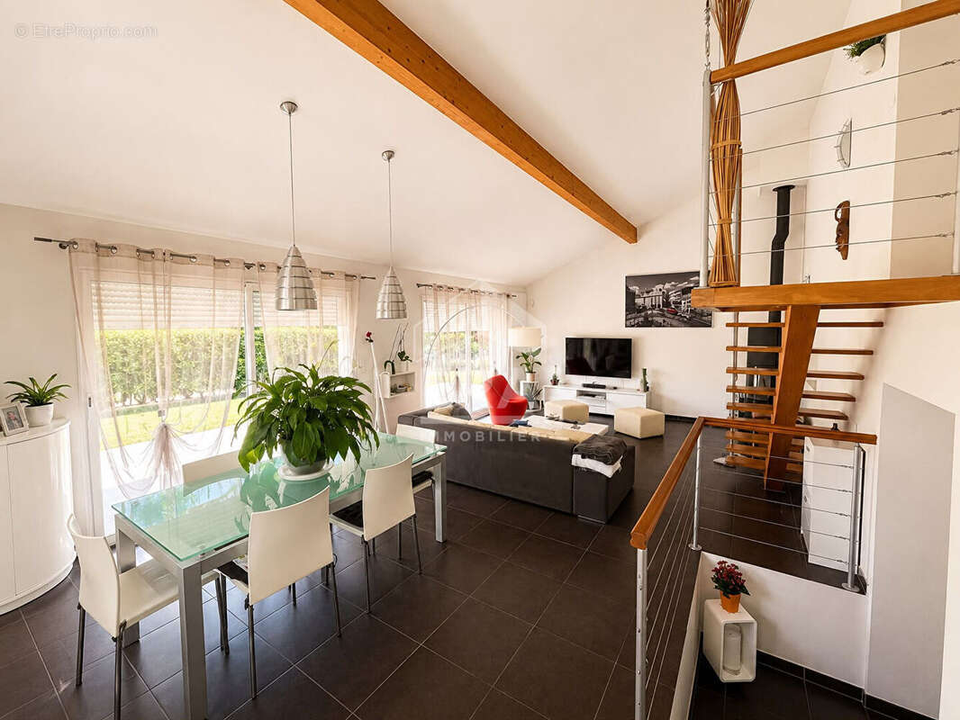 Maison 111m² à serrières-de-briord - photo 5