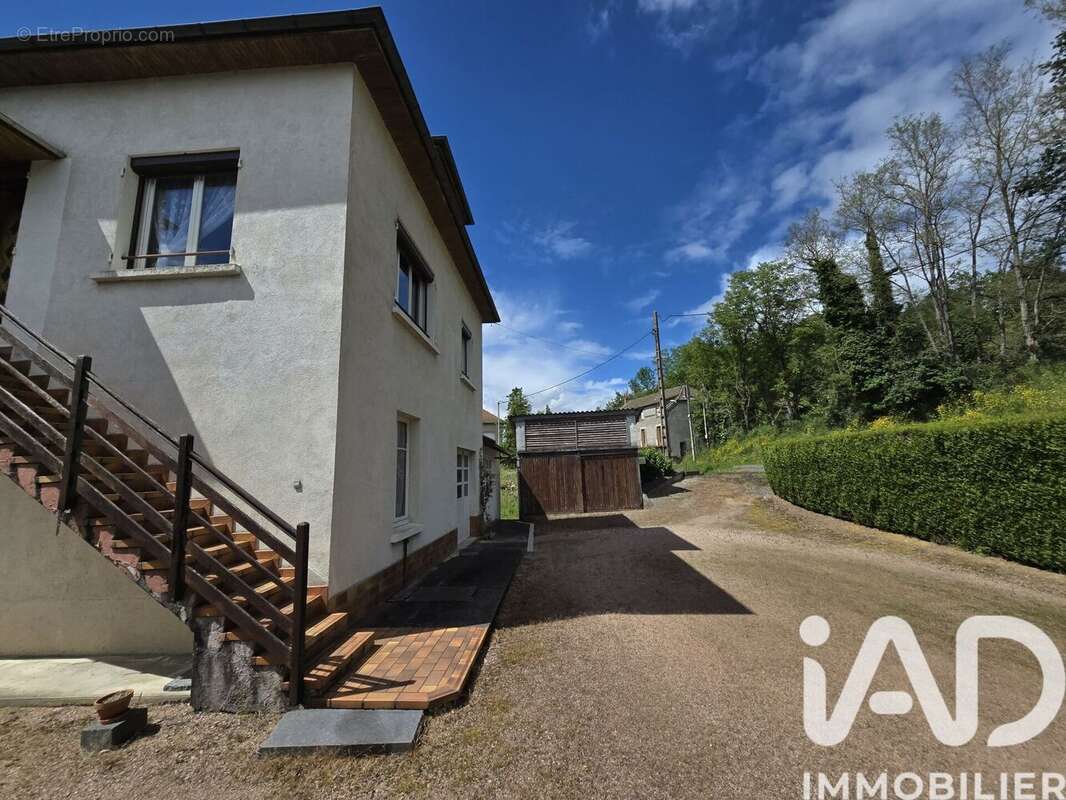 Photo 3 - Maison à LE MAYET-DE-MONTAGNE