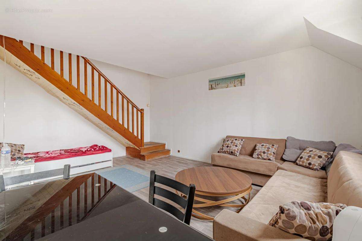 Appartement à DAMMARIE-LES-LYS
