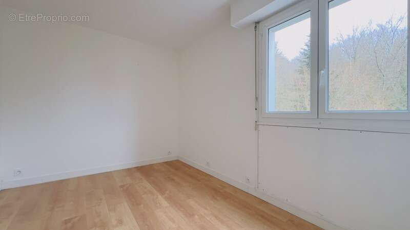 Quimper Ouest - Appartement T4 de 78 m² habitable - 1 loggia - Une terrasse - Cave - photo 8