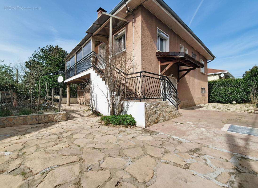 Maison - 2 Chambres - Possibilité 3 supplémentaires - Véranda - Jardin - Au calme - Proche toutes commodités - photo 16