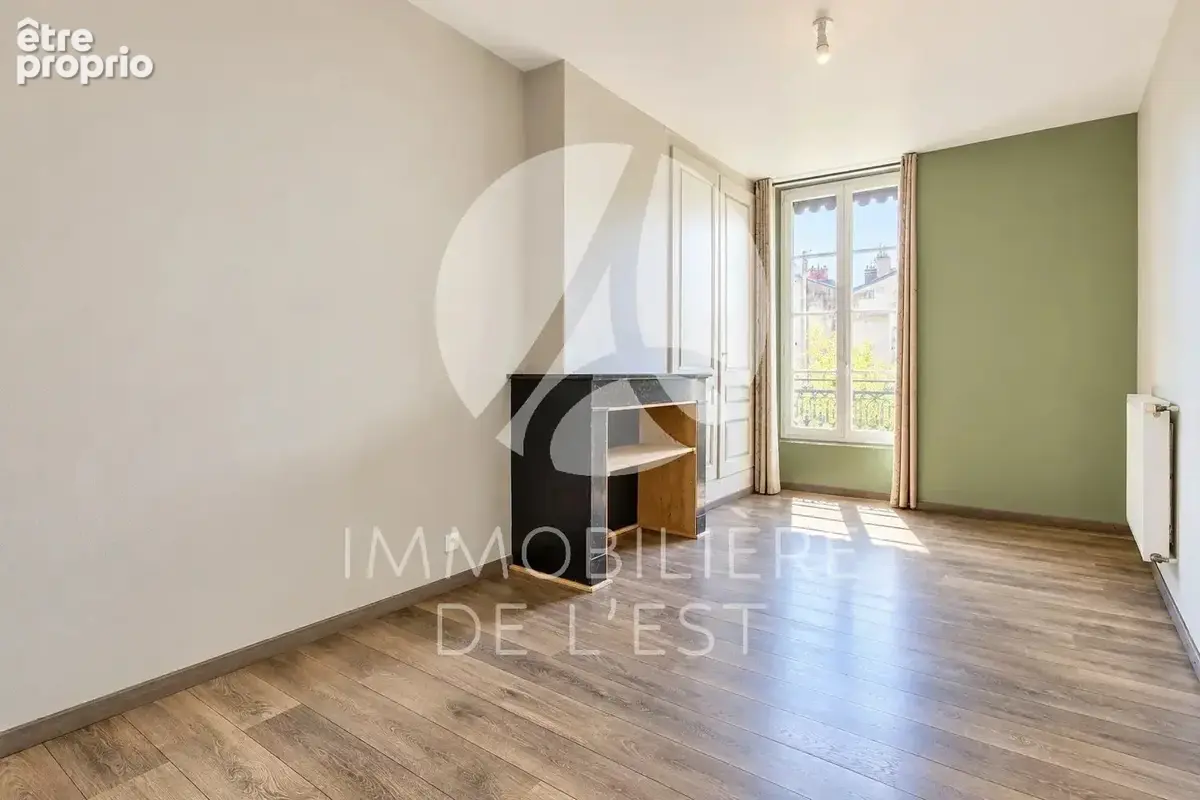 T4 - LYON 7 - 85 m² - photo 2