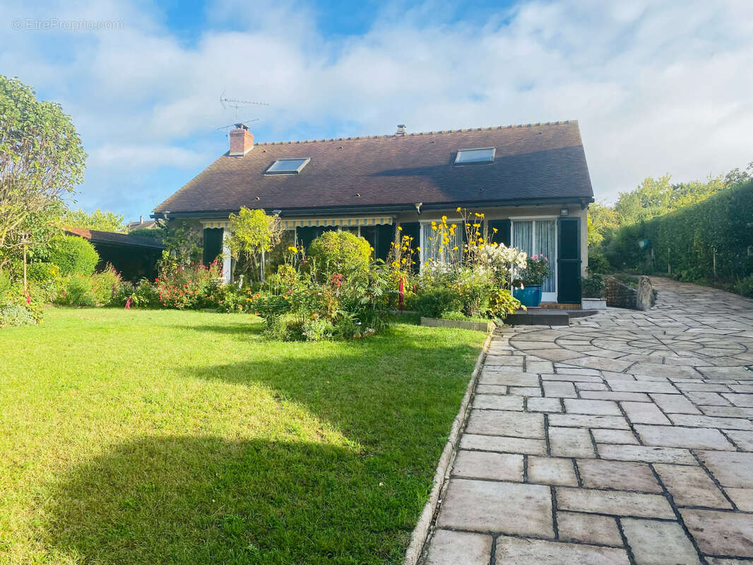 Maison à BENNECOURT