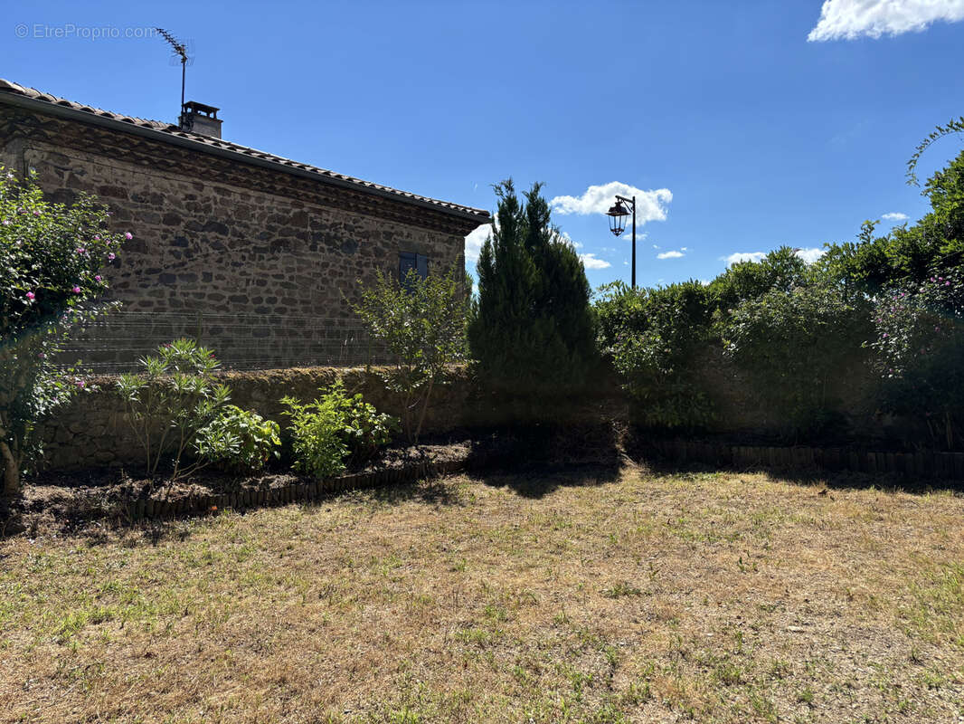 Ancienne école de village avec terrasse   Saint-Romain-d'Ay - photo 3