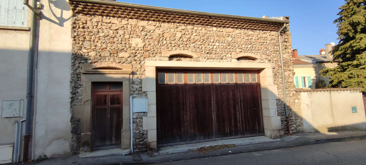 Immeuble au centre de La Roche de Glun - photo 2
