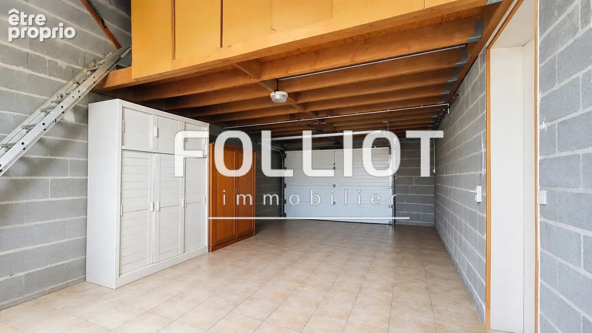 A vendre à Cérences PLEIN CENTRE Maison récente de 130 m² avec vie de plain-pied - photo 17