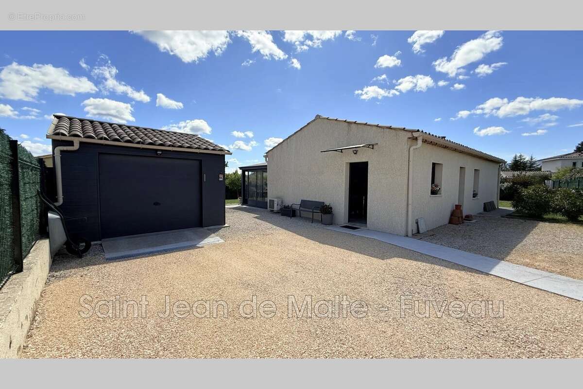 Maison à POURRIERES