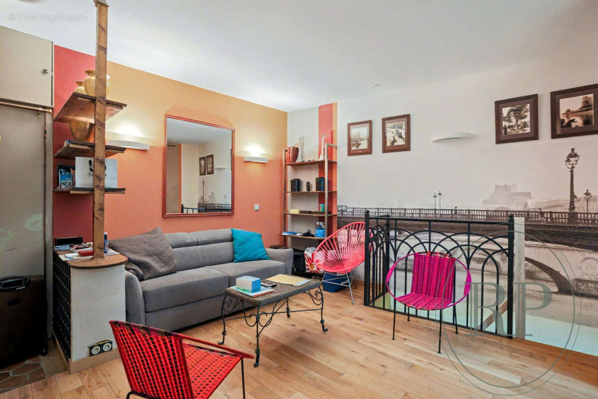 Appartement à PARIS-7E