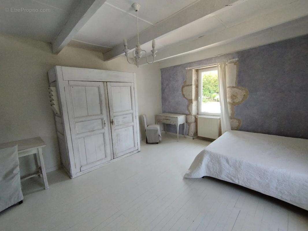 Maison à CASTELNAU-MONTRATIER