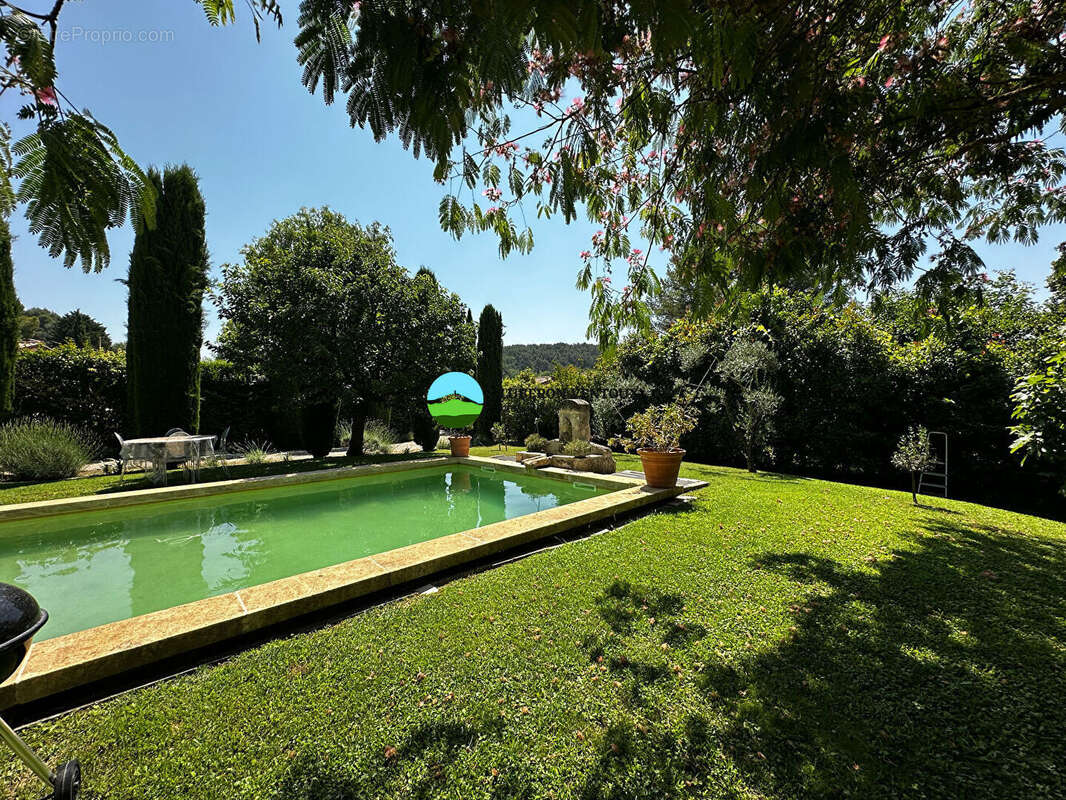 Maison à PERNES-LES-FONTAINES