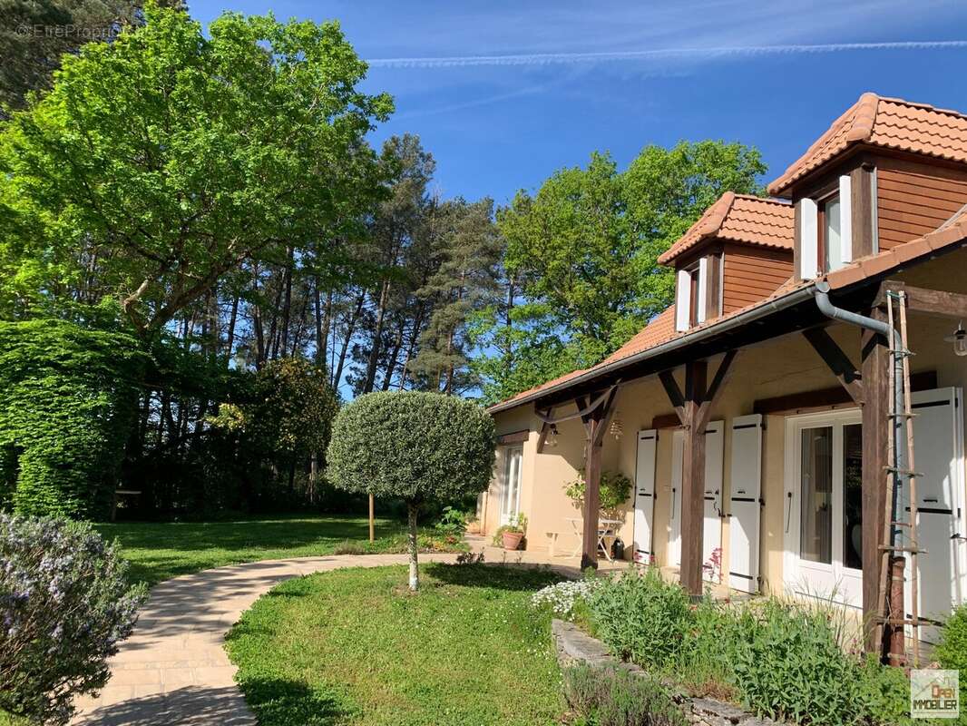 Maison 164 m² à Cublac  - photo 10