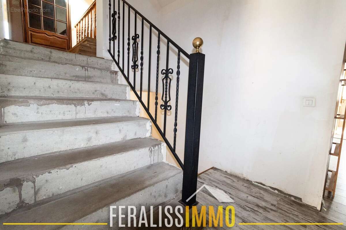 Maison à VAUX-SUR-SEINE