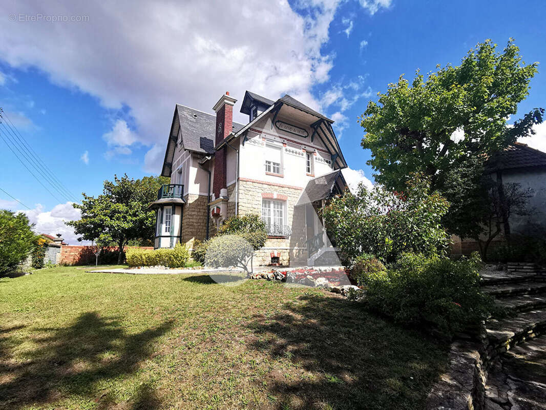 Maison à LA FRETTE-SUR-SEINE