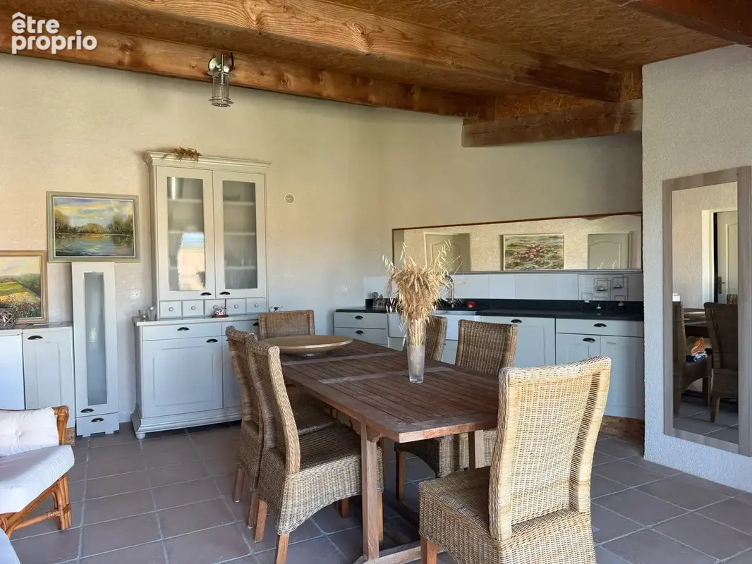 Superbe villa avec piscine et vue imprenable sur le village - photo 15
