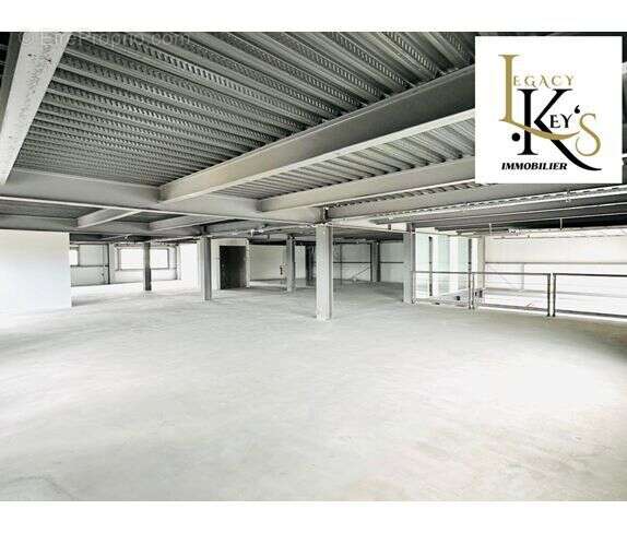 Commerce 1650 m² à La Rochelle  - photo 5