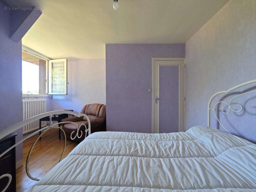 Maison en bourg de serent - photo 6