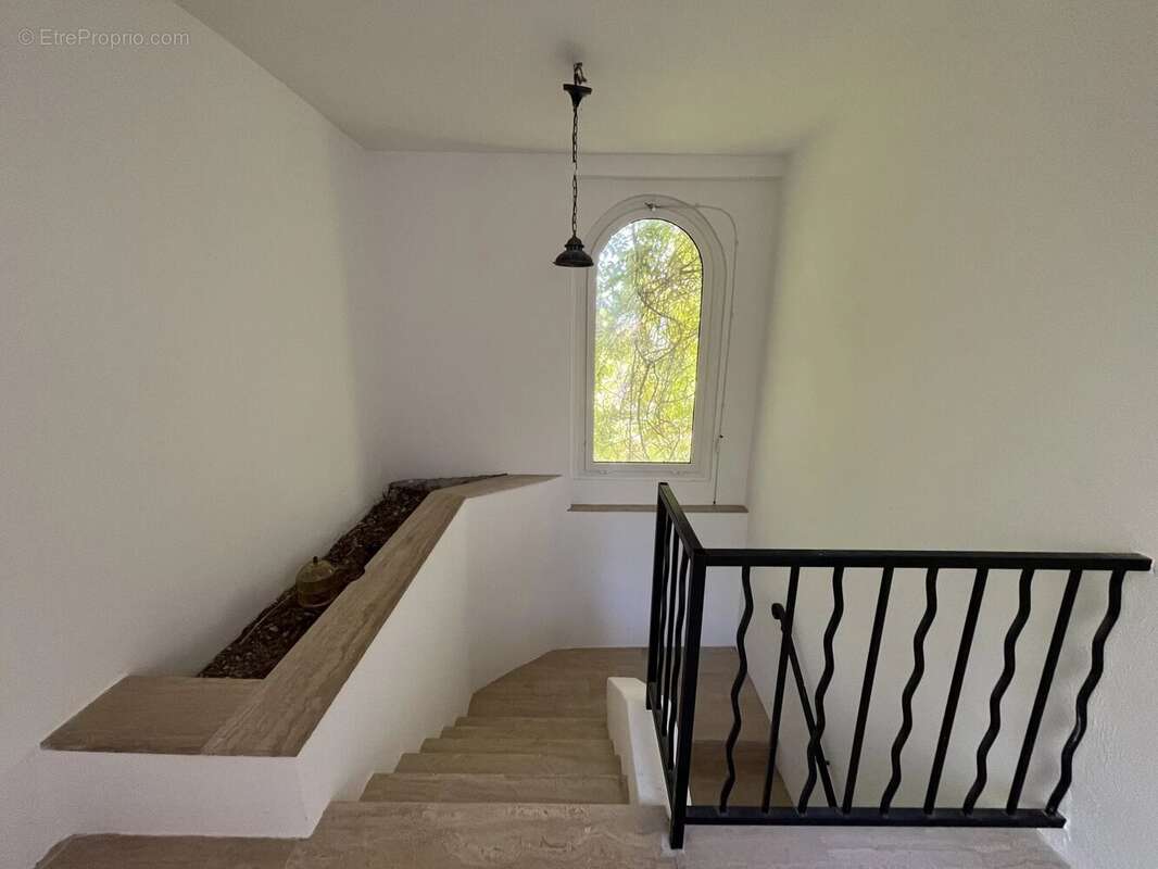 Maison à MONTAUROUX