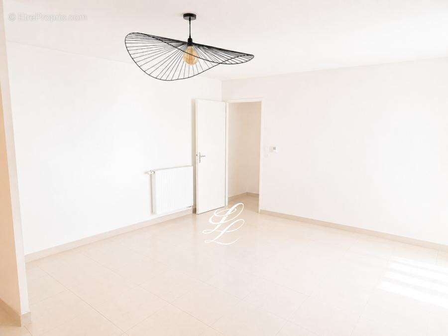Appartement 64 m² à Joue-Les-Tours  - photo 338