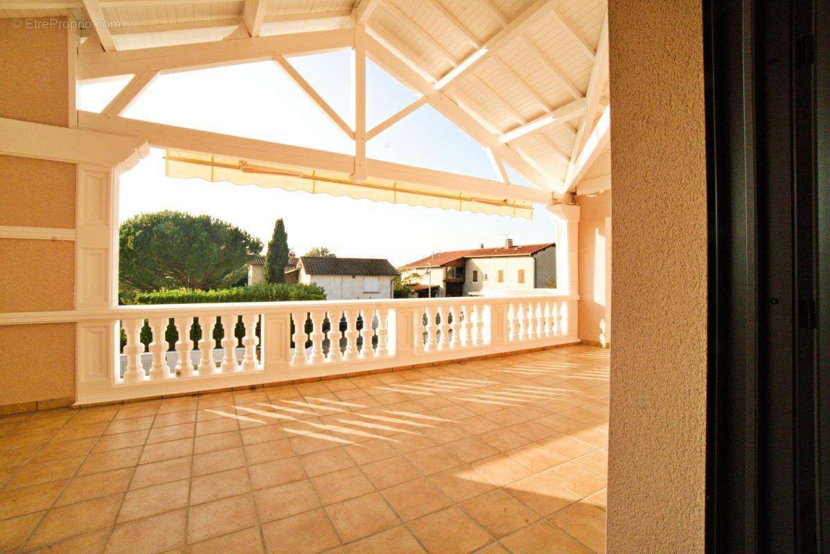 Appartement à QUINCIEUX