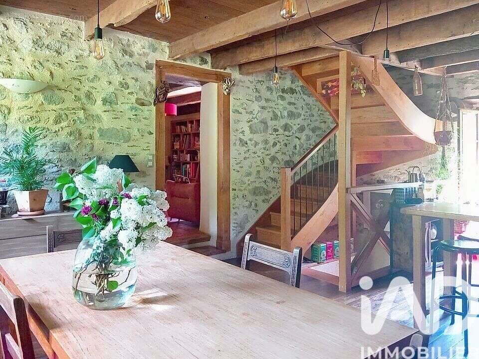 Photo 9 - Maison à LATOUILLE-LENTILLAC