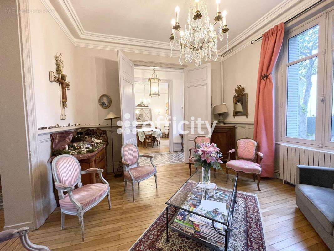 Maison 255 m² à Nantes  - photo 2