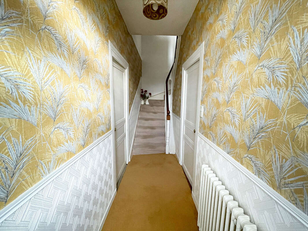 Maison à CARHAIX-PLOUGUER