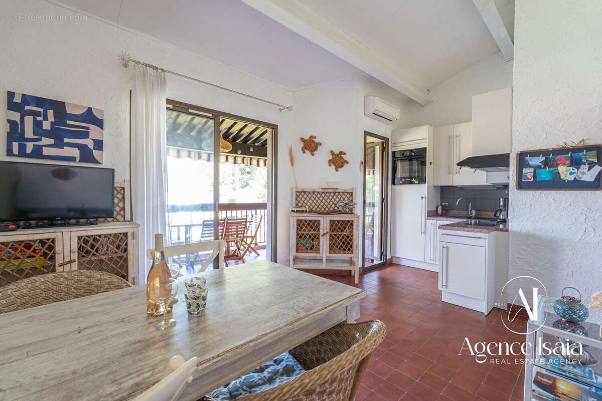 Appartement à LA CROIX-VALMER