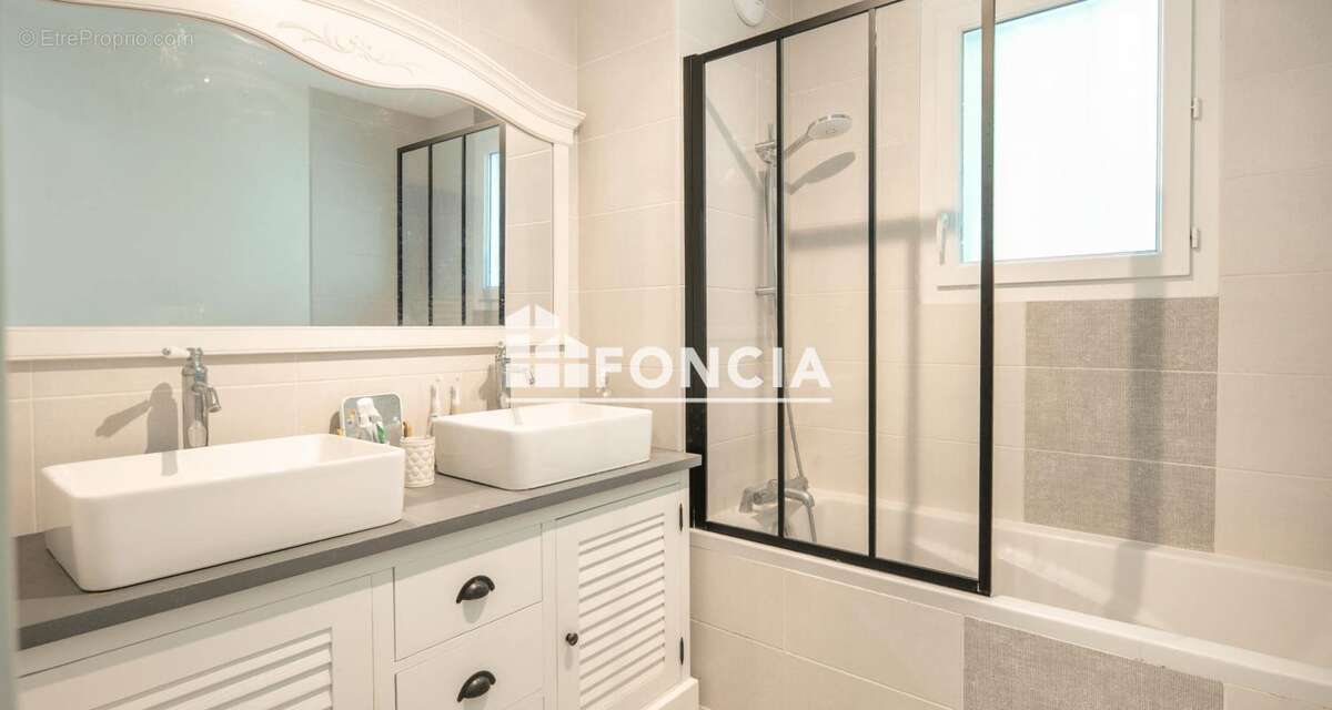 Appartement à VARCES-ALLIERES-ET-RISSET