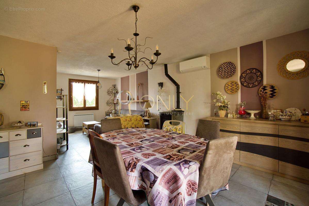 Maison à CHASSELAY