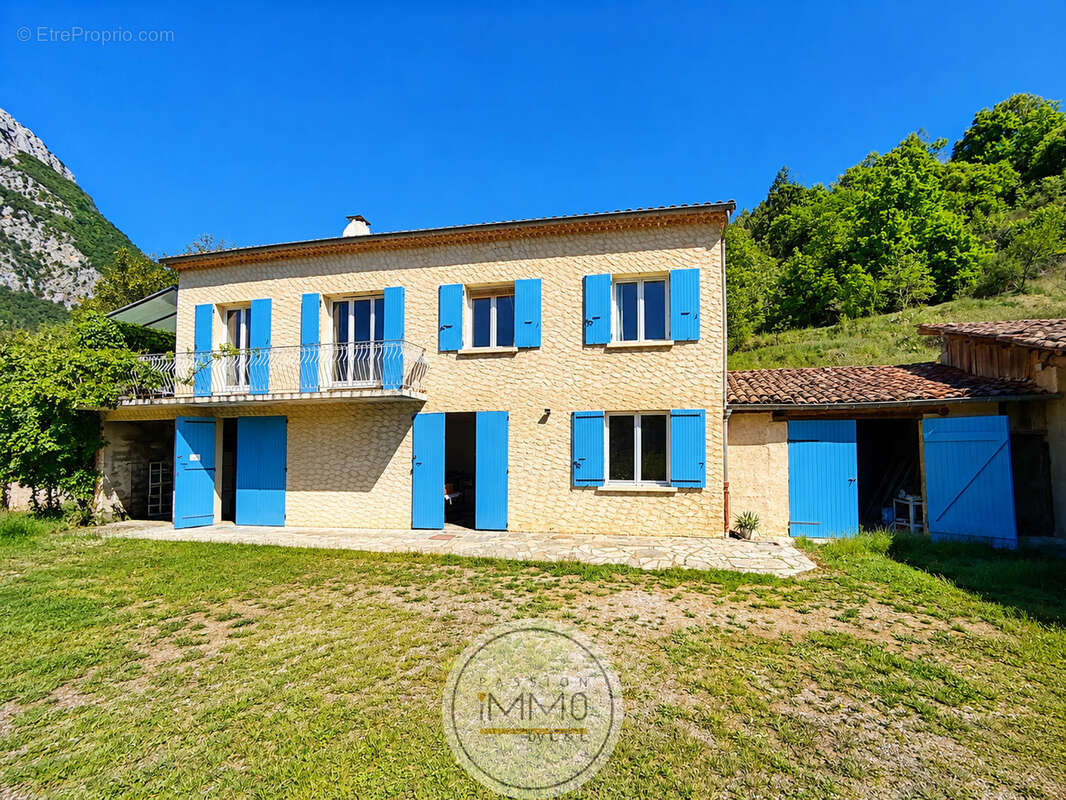 Maison à BAYONS