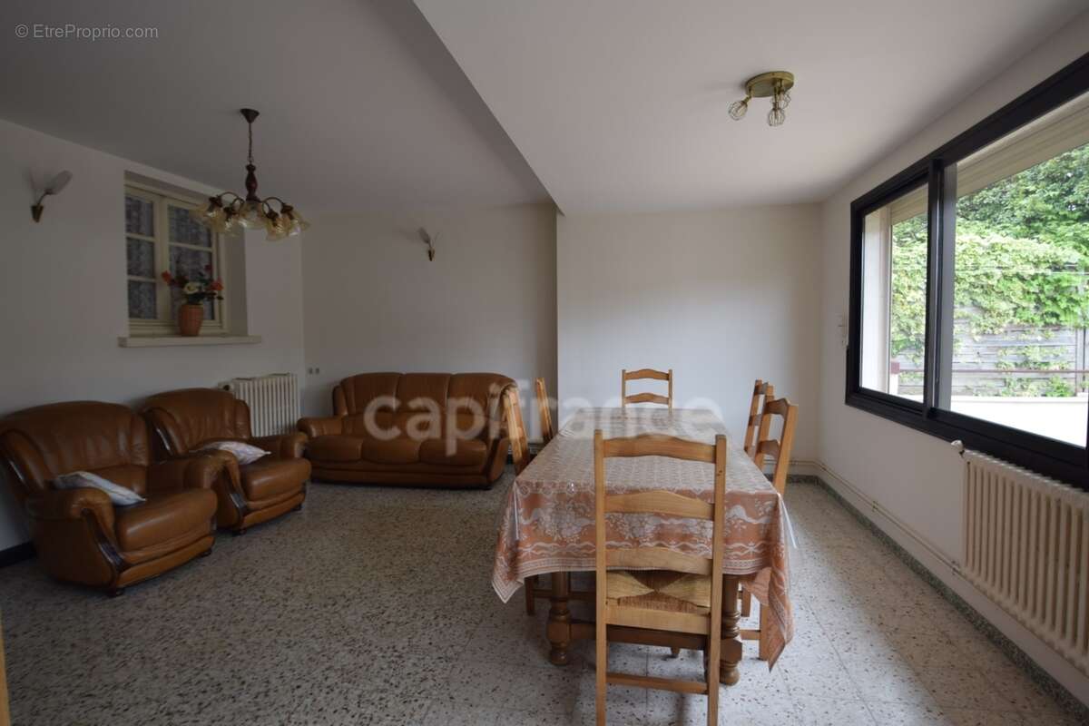 Maison de 117m2 - 3 chambres - 2 cours extérieures - proche des commerces à pieds à TONNEINS - photo 4